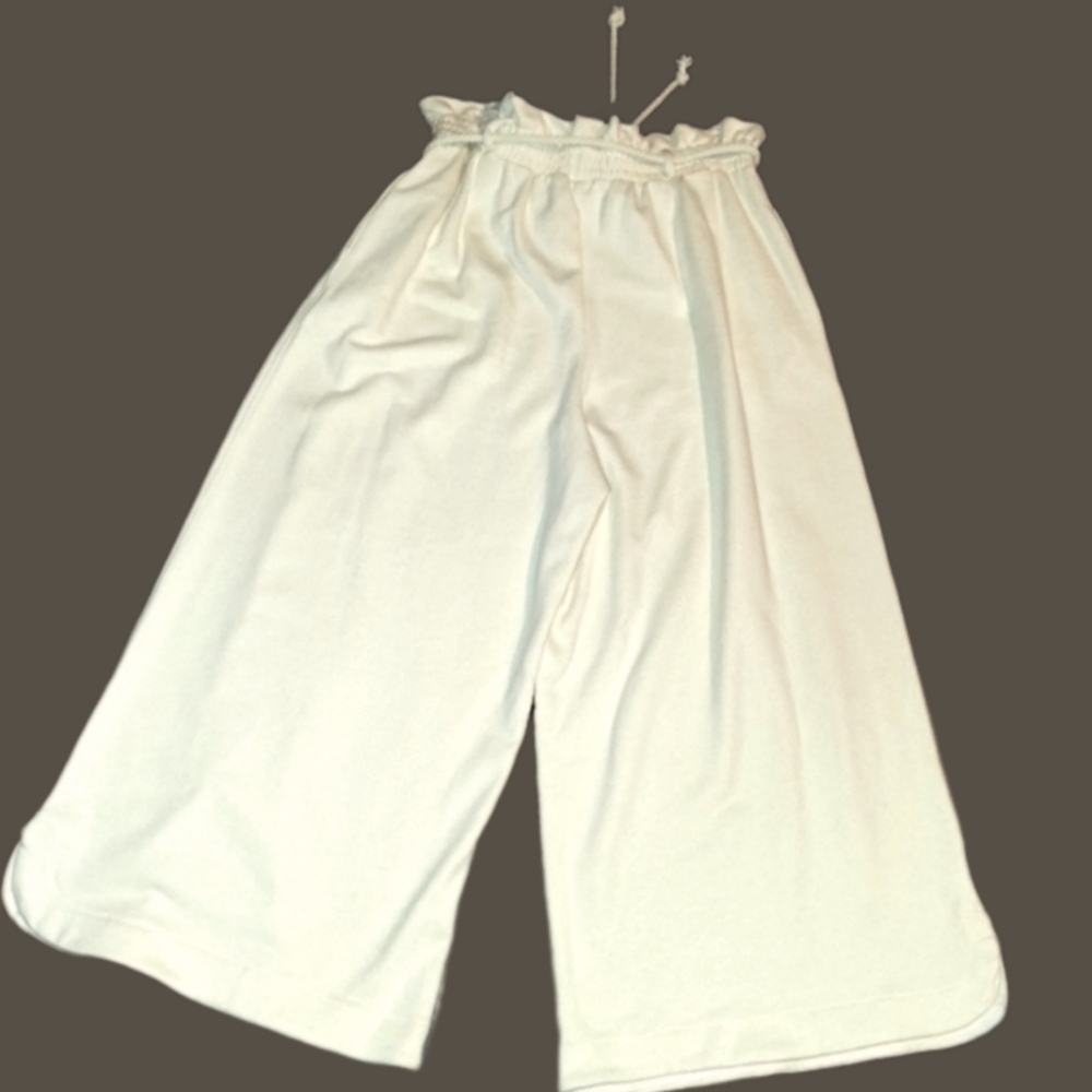 H&M , OFF WHITE WIDE LEG SWEATPANTS. SIZE L.